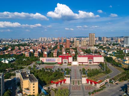  Summer in Hunan Lei Feng Memorial Hall. Photographed by Xiao Yi