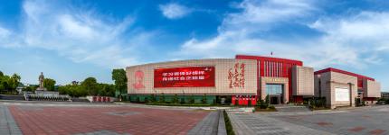 雷锋塑像广场。曾祥平摄