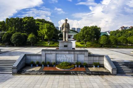  Lei Feng Statue Stage. Photographed by Peng Fuzong