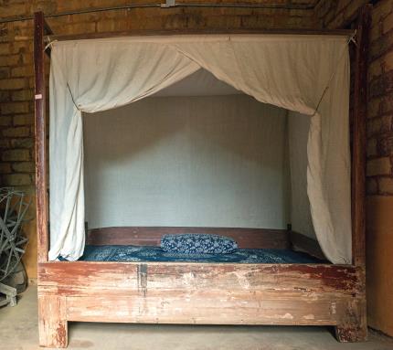  The main room of Lei Feng's former residence. Photographed by Xiao Yi